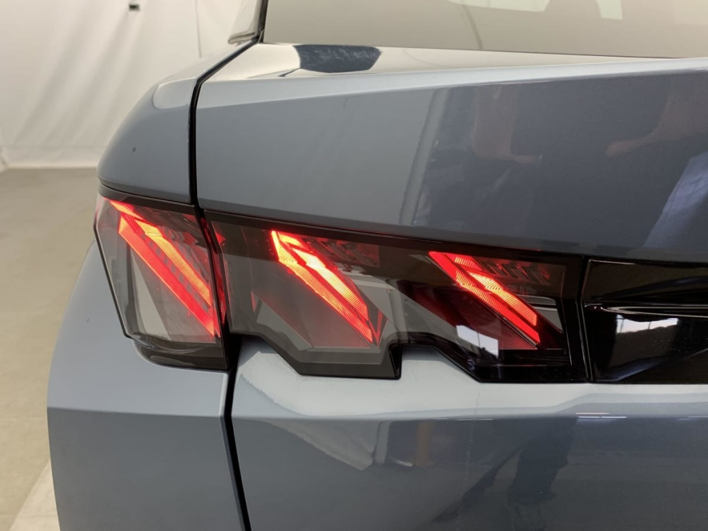 PEUGEOT 3008 Hybrid 145 e-DCS6 GT - ref: 1-365854 - Photo 13