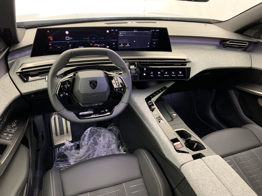 PEUGEOT 3008 Hybrid 145 e-DCS6 GT - ref: 1-365854 - Photo 14