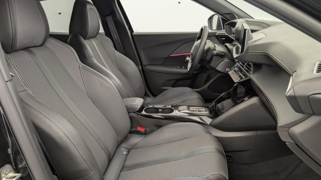 PEUGEOT 2008 136 ch GT - ref: 1-366060 - Photo 9