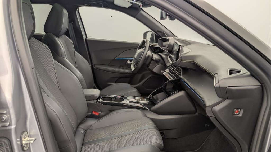 PEUGEOT 2008 136 ch GT - ref: 1-366072 - Photo 9