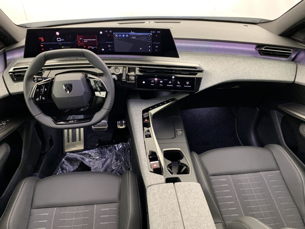 PEUGEOT 3008 Hybrid 145 e-DCS6 GT - ref: 1-366161 - Photo 13