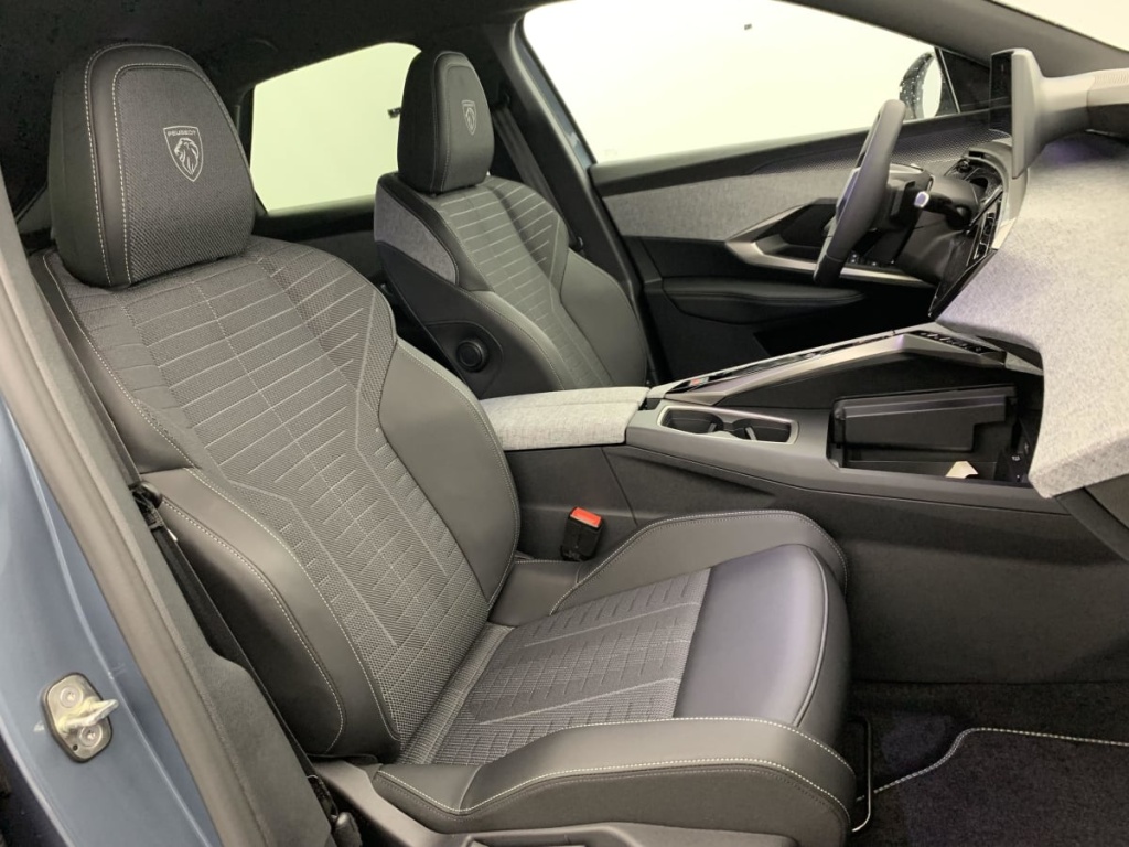 PEUGEOT 3008 Hybrid 145 e-DCS6 GT - ref: 1-366170 - Photo 9