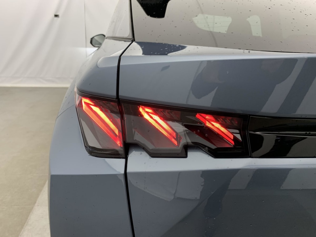 PEUGEOT 3008 Hybrid 145 e-DCS6 GT - ref: 1-366171 - Photo 11