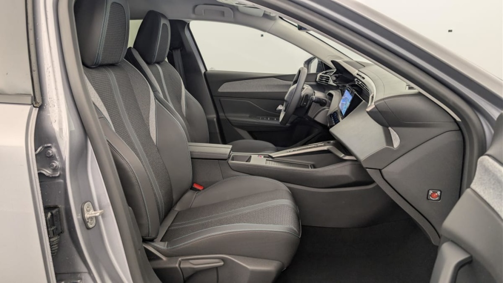 PEUGEOT 308 Hybrid 145 e-DCS6 Allure - ref: 1-366305 - Photo 9