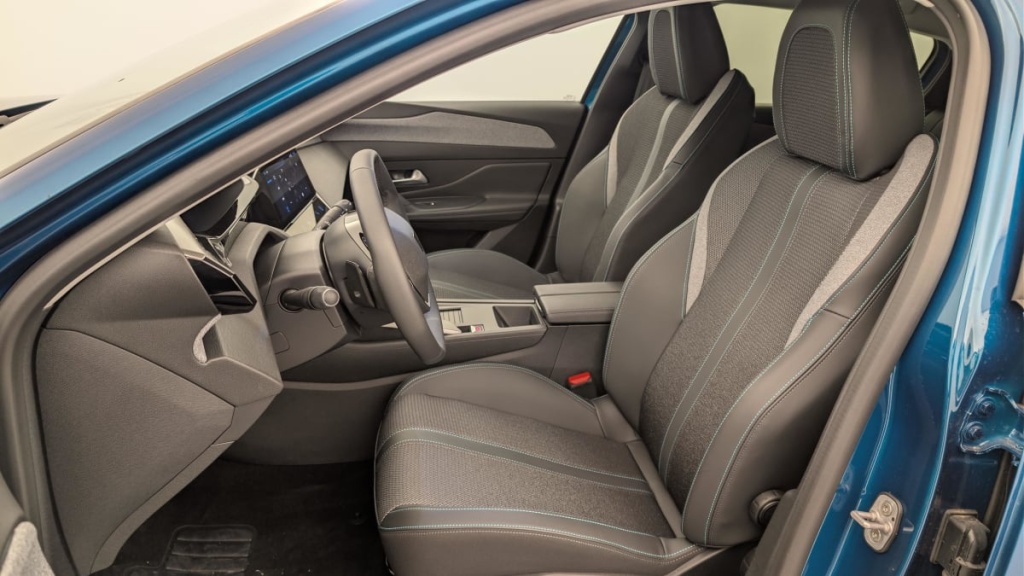 PEUGEOT 308 Hybrid 145 e-DCS6 Allure - ref: 1-366315 - Photo 16