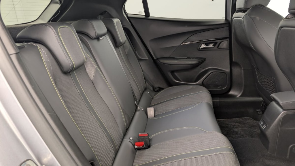 PEUGEOT 2008 50 kWh 136 ch GT - ref: 1-366502 - Photo 10