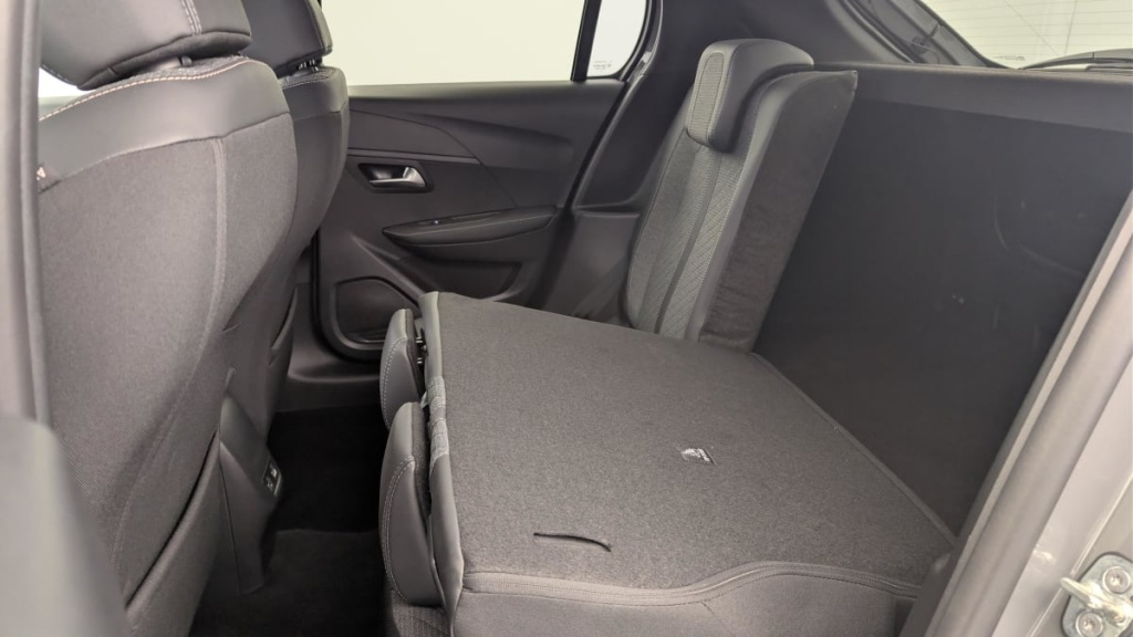 PEUGEOT 208 Hybrid 100 e-DCS6 Allure - ref: 1-366552 - Photo 12