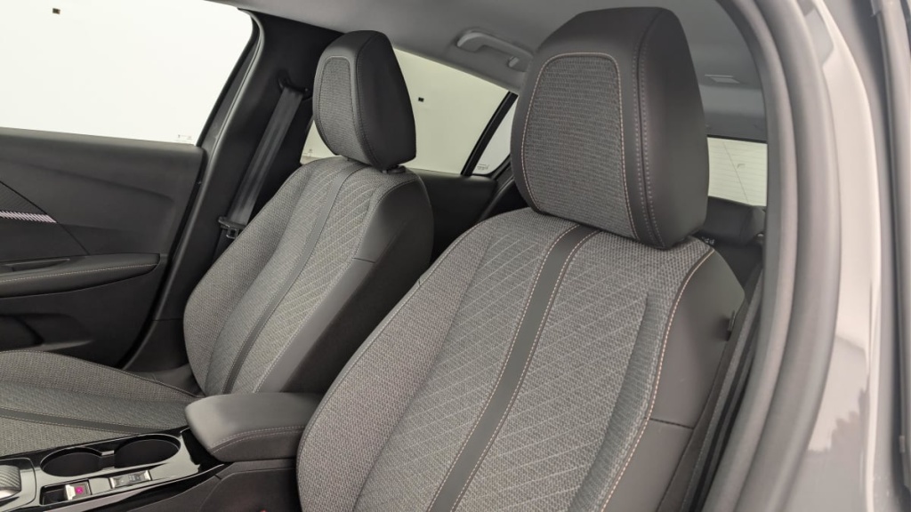 PEUGEOT 208 Hybrid 100 e-DCS6 Allure - ref: 1-366552 - Photo 16