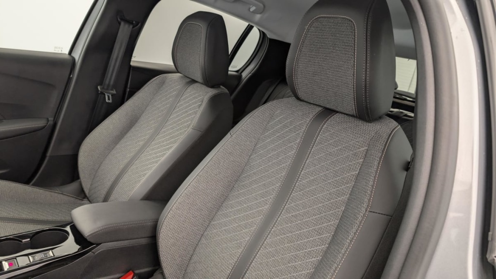 PEUGEOT 208 Hybrid 100 e-DCS6 Allure - ref: 1-366557 - Photo 16