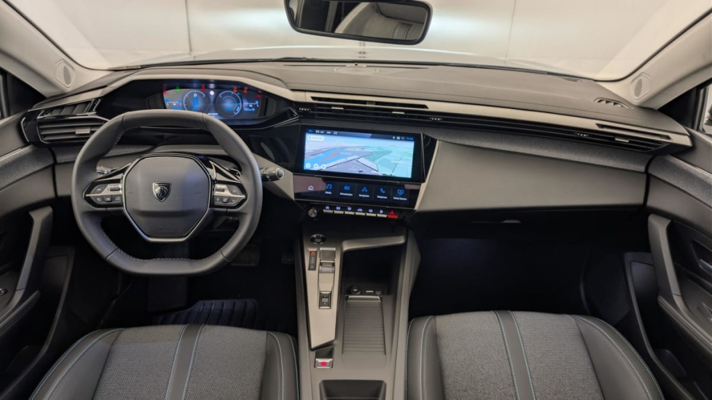 PEUGEOT 308 SW PHEV 180 e-EAT8 Allure - ref: 1-366782 - Photo 13