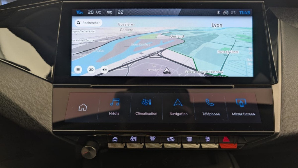 PEUGEOT 308 SW PHEV 180 e-EAT8 Allure - ref: 1-366782 - Photo 17