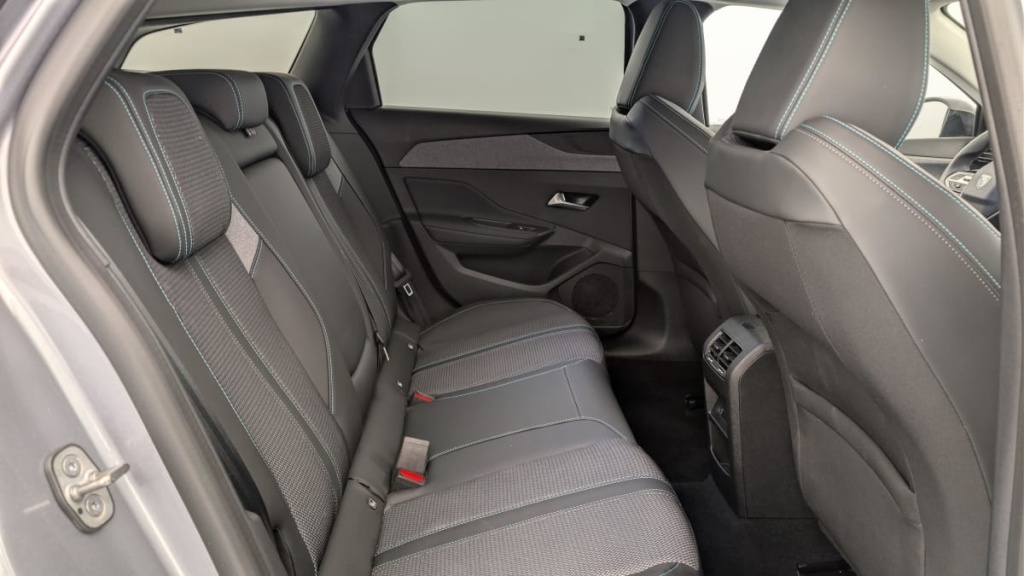 PEUGEOT 308 SW PHEV 180 e-EAT8 Allure - ref: 1-366784 - Photo 10