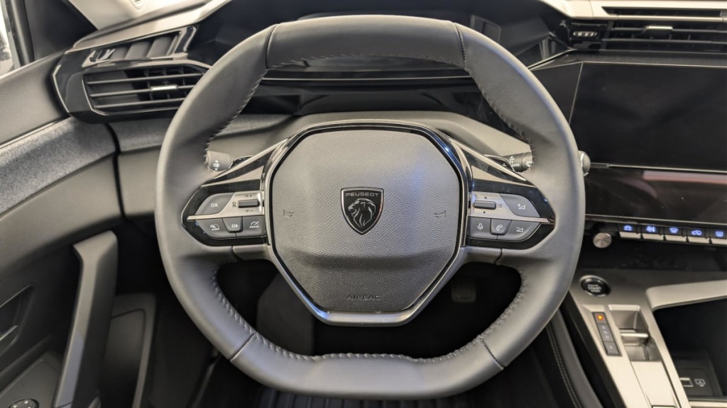 PEUGEOT 308 SW PHEV 180 e-EAT8 Allure - ref: 1-366793 - Photo 14