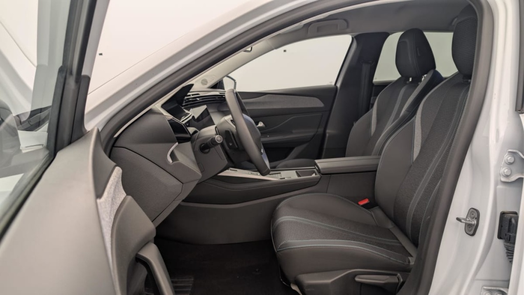 PEUGEOT 308 SW PHEV 180 e-EAT8 Allure - ref: 1-366793 - Photo 16