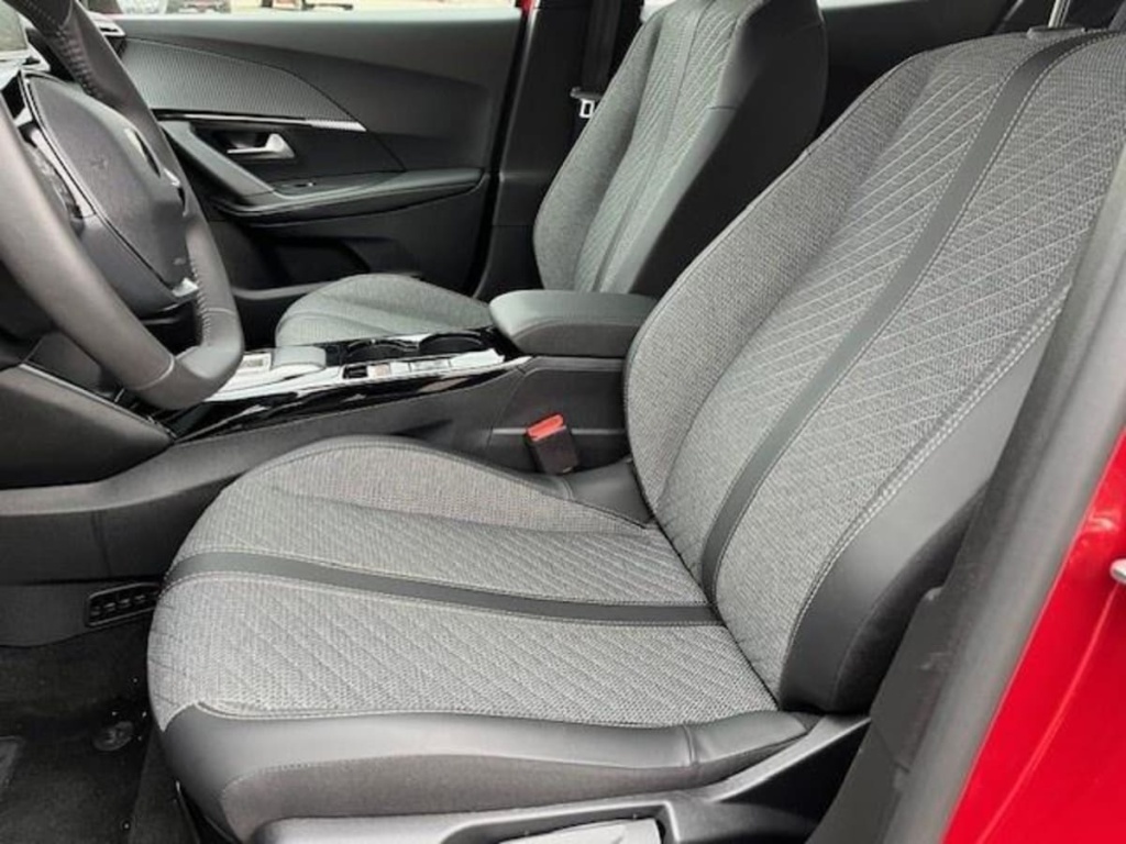 PEUGEOT 2008 Hybrid 136 e-DCS6 Allure - ref: 1-366796 - Photo 12