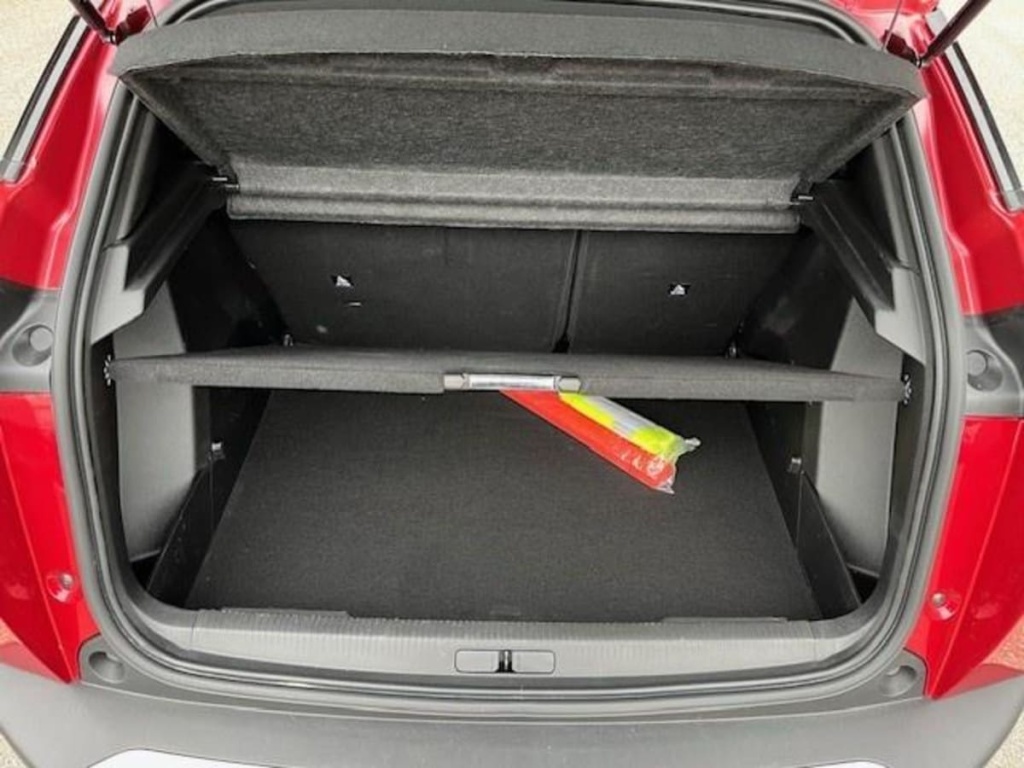 PEUGEOT 2008 Hybrid 136 e-DCS6 Allure - ref: 1-366796 - Photo 9