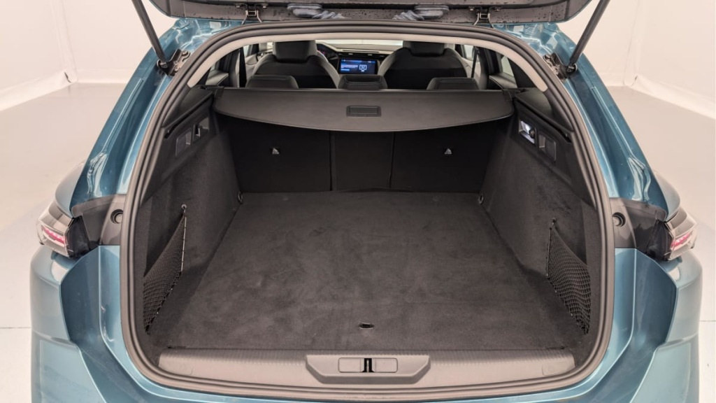 PEUGEOT 308 SW PHEV 180 e-EAT8 Allure - ref: 1-366803 - Photo 11