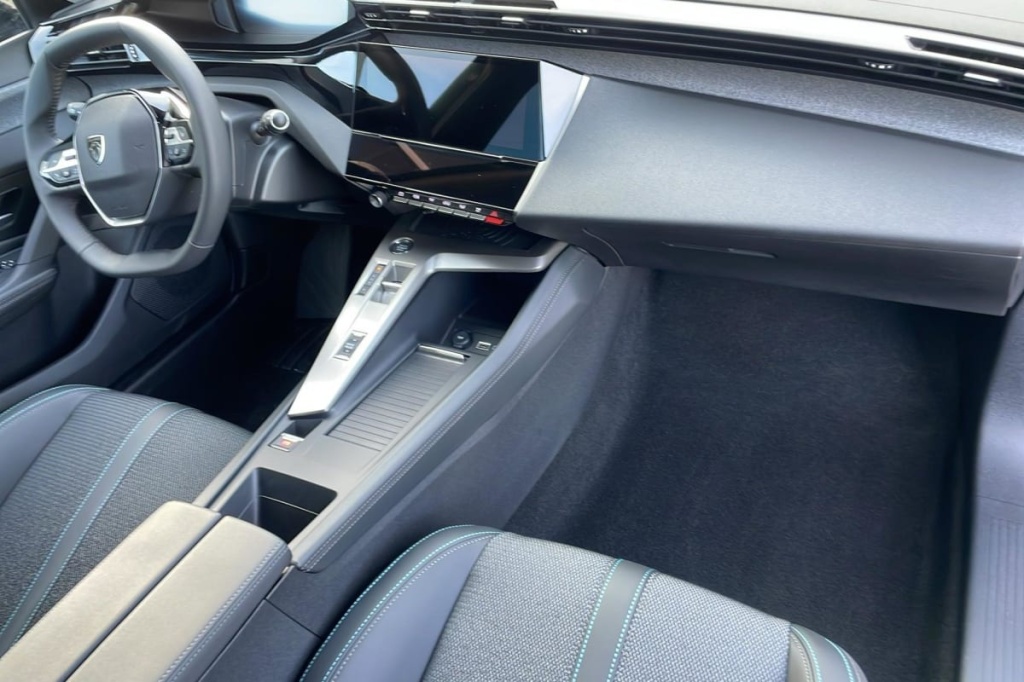 PEUGEOT 308 PHEV 180 e-EAT8 Allure - ref: 1-366831 - Photo 12