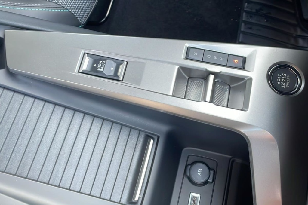 PEUGEOT 308 PHEV 180 e-EAT8 Allure - ref: 1-366831 - Photo 16