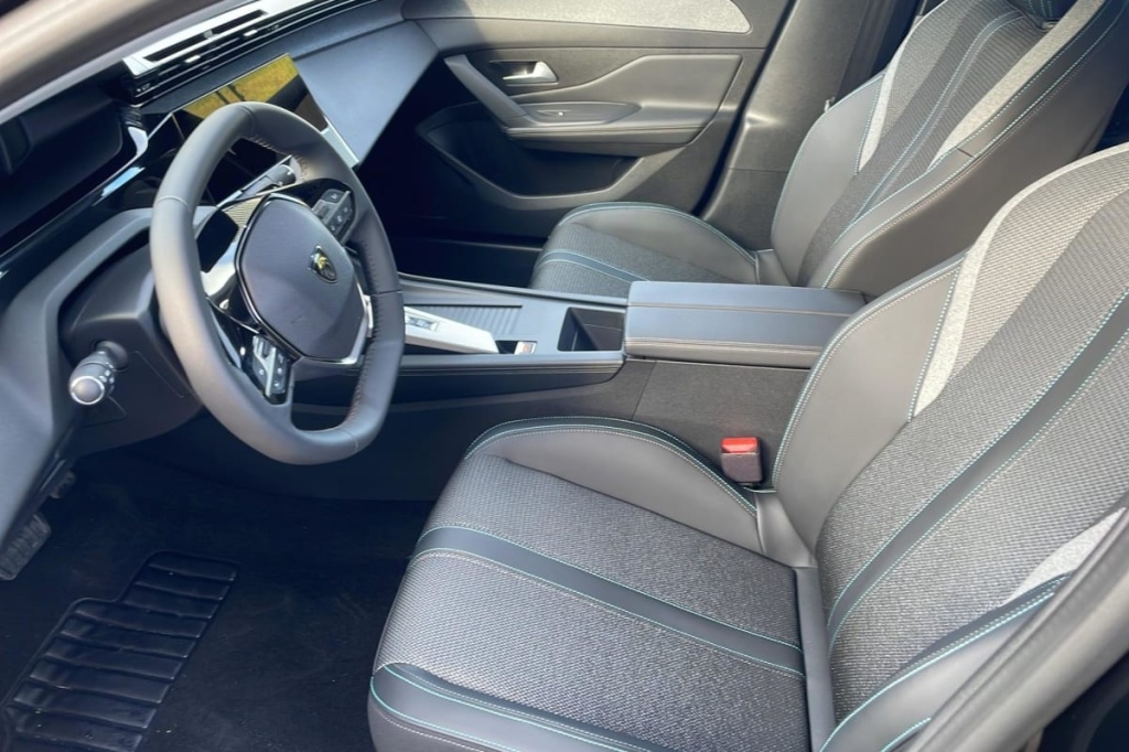 PEUGEOT 308 PHEV 180 e-EAT8 Allure - ref: 1-366831 - Photo 9