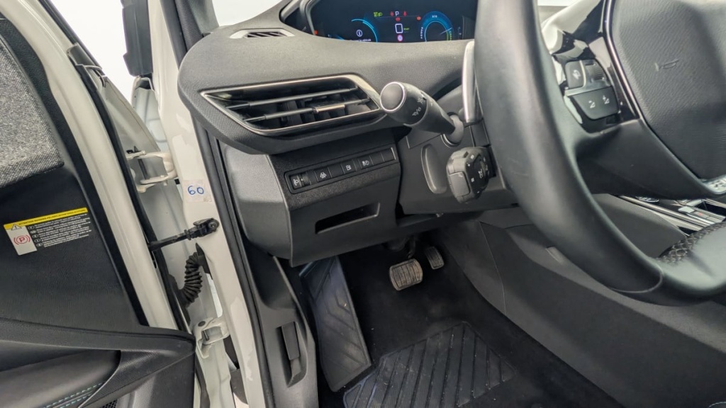 PEUGEOT 3008 Hybrid 225 e-EAT8 Allure Pack - ref: 1-366903 - Photo 17