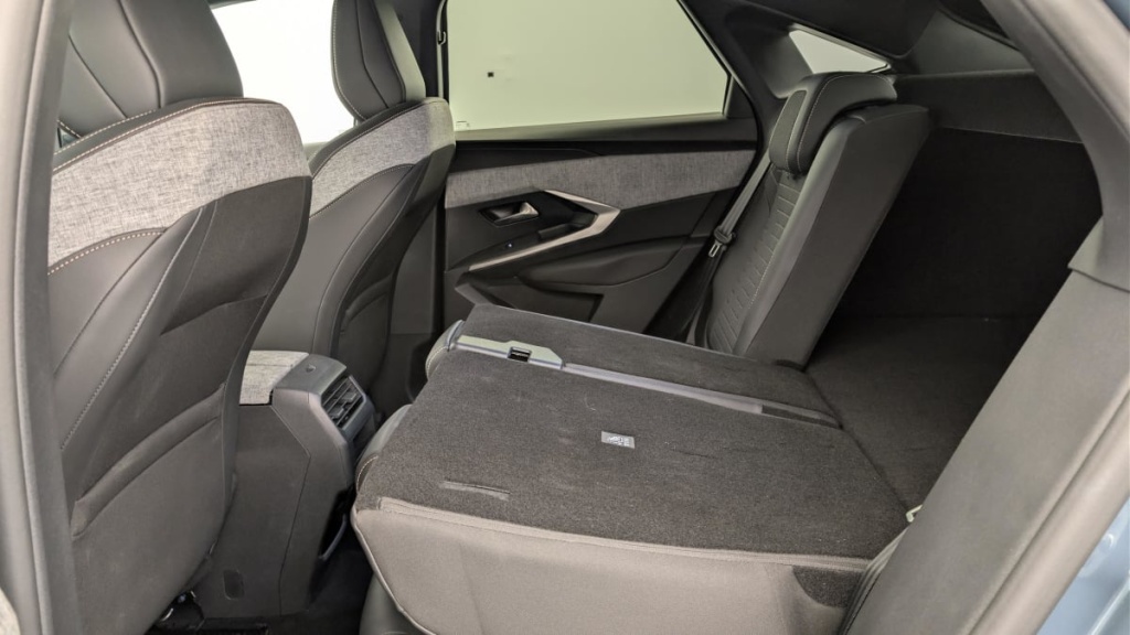 PEUGEOT 3008 HYBRID 136 E-DCS6 ALLURE - ref: 1-367145 - Photo 12