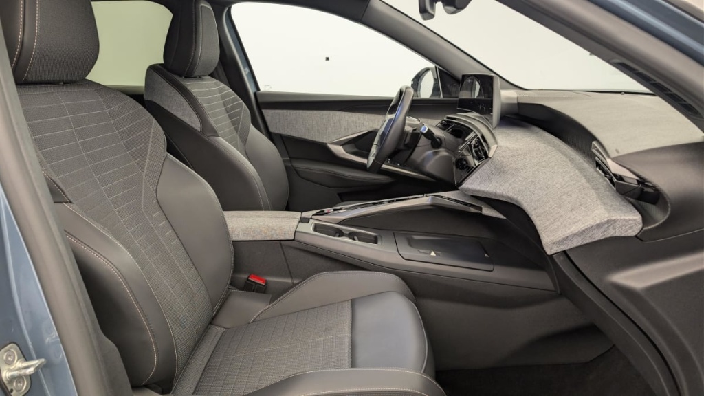 PEUGEOT 3008 HYBRID 136 E-DCS6 ALLURE - ref: 1-367145 - Photo 9