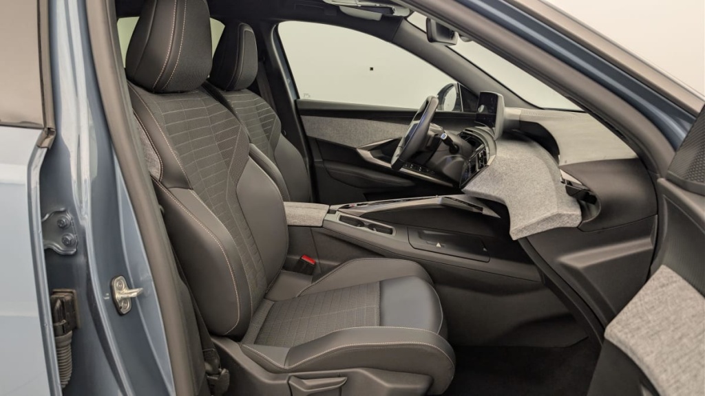 PEUGEOT 3008 HYBRID 136 E-DCS6 ALLURE - ref: 1-367146 - Photo 9