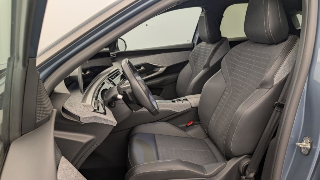 PEUGEOT 3008 HYBRID 136 E-DCS6 ALLURE - ref: 1-367151 - Photo 16