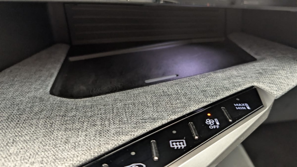 PEUGEOT 3008 HYBRID 136 E-DCS6 ALLURE - ref: 1-367160 - Photo 20