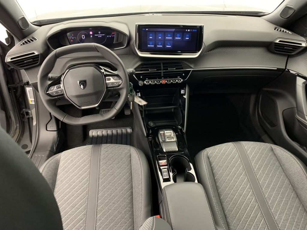 PEUGEOT 2008 Hybrid 145 e-DCS6 Allure - ref: 1-367245 - Photo 13