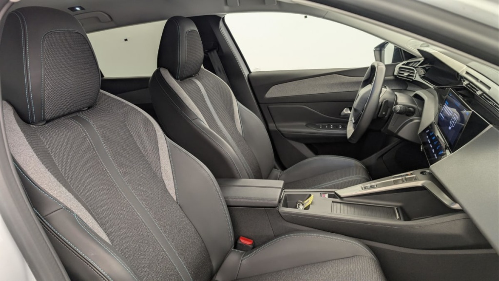 PEUGEOT 408 Hybrid 136 e-DCS6 Allure - ref: 1-367302 - Photo 9