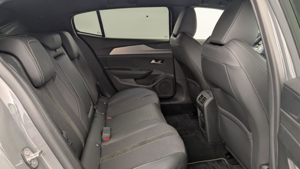 PEUGEOT 408 Hybrid 145 e-DCS6 GT - ref: 1-367369 - Photo 10
