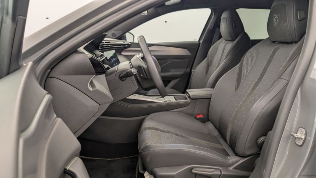 PEUGEOT 408 Hybrid 145 e-DCS6 GT - ref: 1-367369 - Photo 16