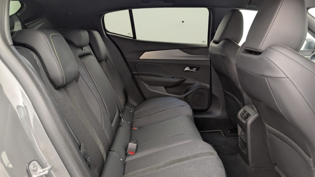 PEUGEOT 408 Hybrid 145 e-DCS6 GT - ref: 1-367370 - Photo 10