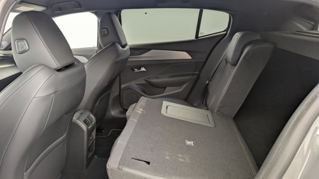 PEUGEOT 408 Hybrid 145 e-DCS6 GT - ref: 1-367370 - Photo 12