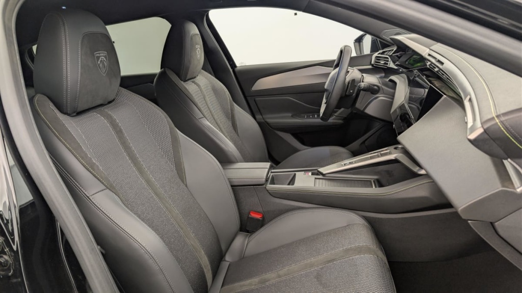 PEUGEOT 408 Hybrid 145 e-DCS6 GT - ref: 1-367372 - Photo 9