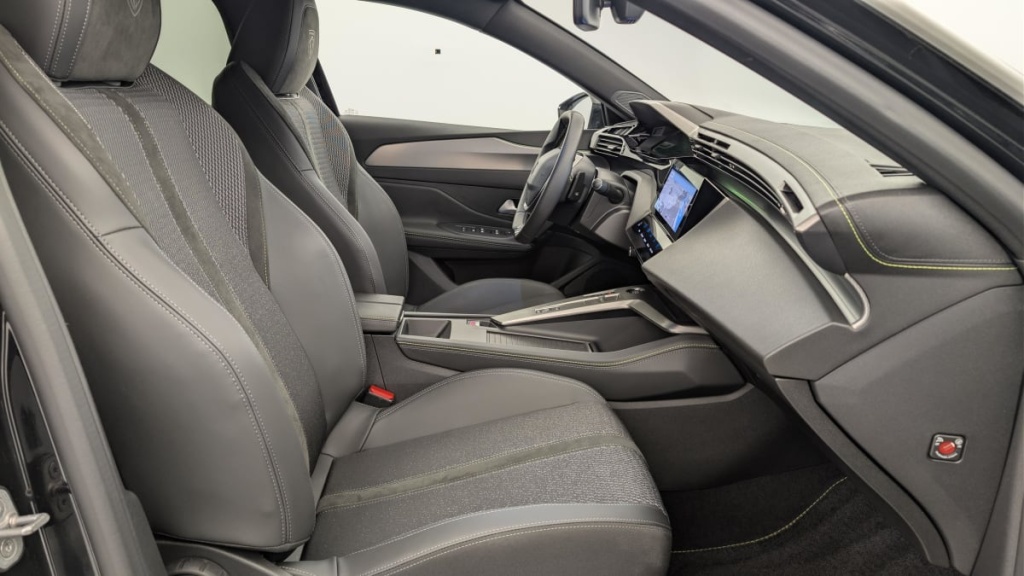 PEUGEOT 408 Hybrid 145 e-DCS6 GT - ref: 1-367375 - Photo 9