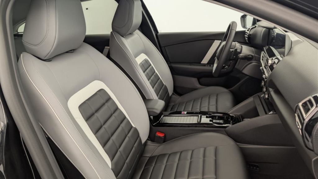 CITROEN C4 Hybride 136 e-DCS6 Max - ref: 1-367691 - Photo 9