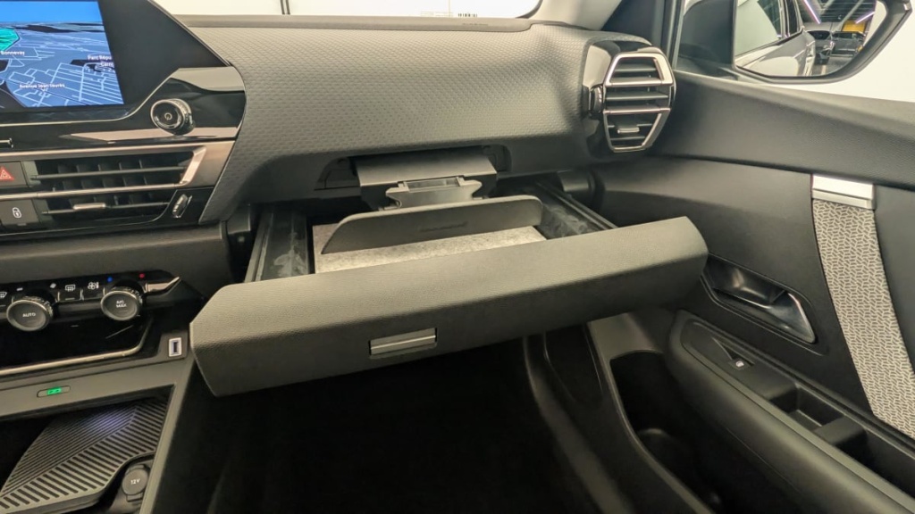 CITROEN C4 PureTech 130 EAT8 Max - ref: 1-367933 - Photo 18