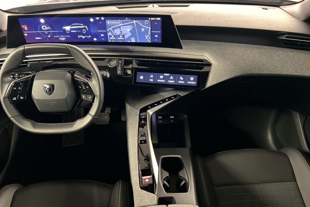 PEUGEOT 3008 Hybrid 136 e-DCS6 Allure - ref: 1-368093 - Photo 12