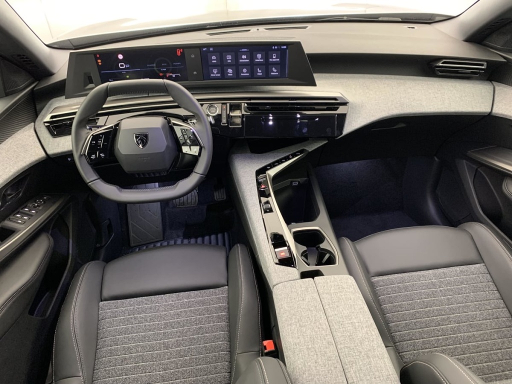 PEUGEOT 3008 Hybrid 145 e-DCS6 Allure - ref: 1-368580 - Photo 13