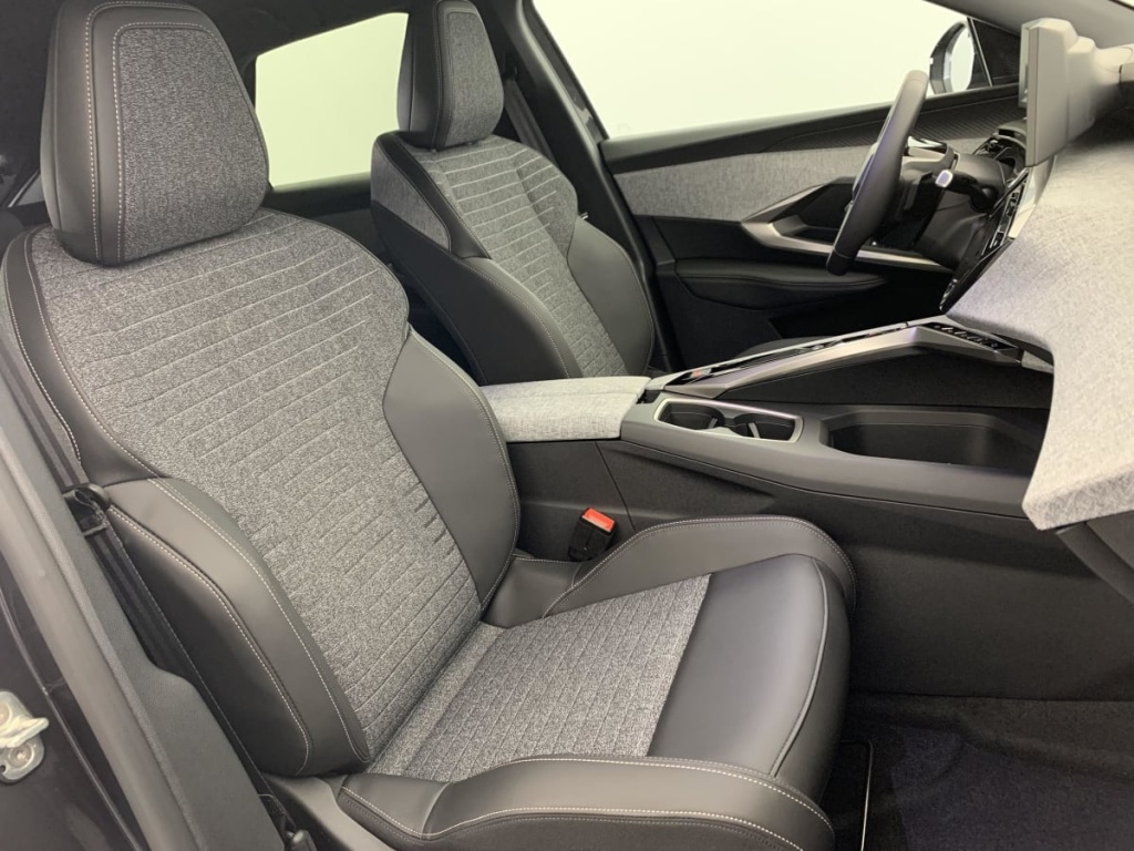 PEUGEOT 3008 Hybrid 145 e-DCS6 Allure - ref: 1-368580 - Photo 9