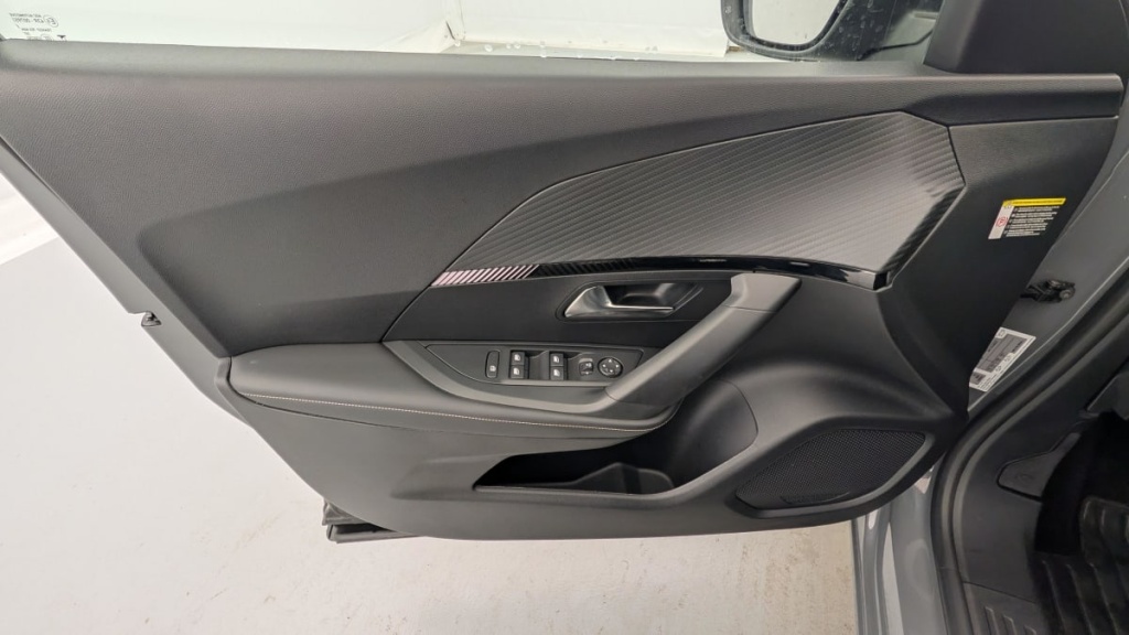 PEUGEOT 2008 100 S S BVM6 Allure - ref: 1-368844 - Photo 17