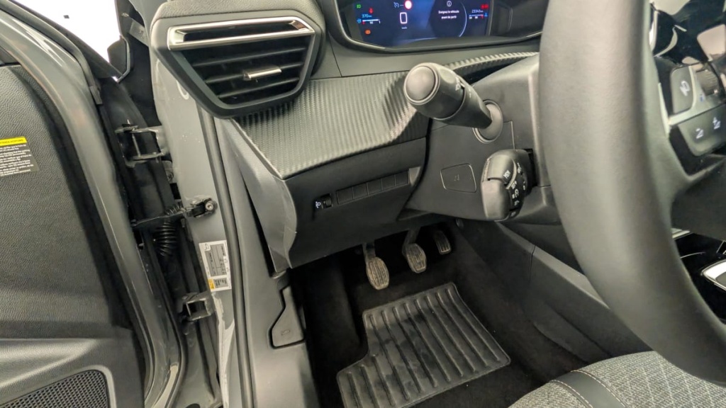 PEUGEOT 2008 100 S S BVM6 Allure - ref: 1-368844 - Photo 18