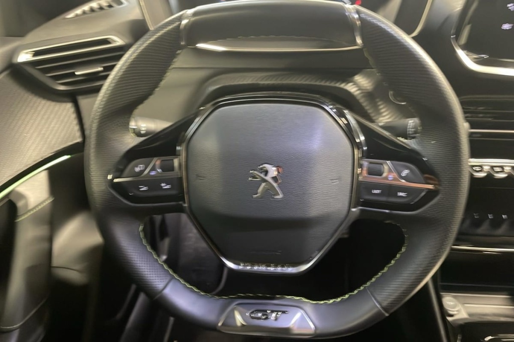 PEUGEOT 2008 136 ch GT - ref: 1-368953 - Photo 14