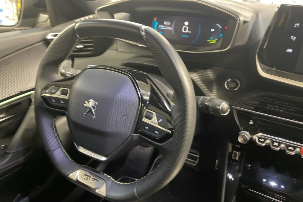 PEUGEOT 2008 136 ch GT - ref: 1-368953 - Photo 15