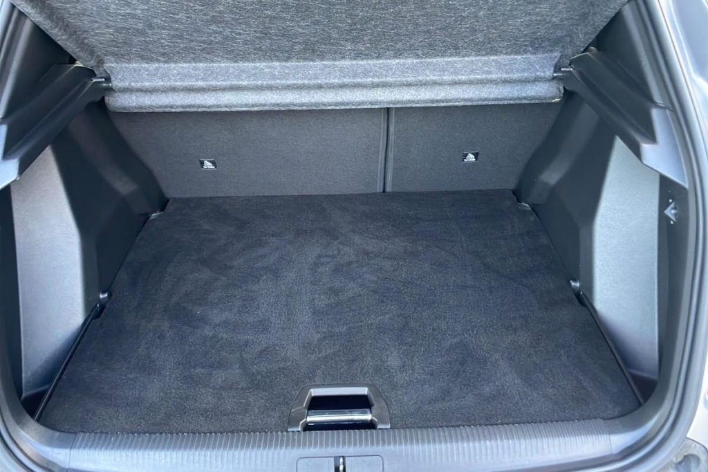 PEUGEOT 2008 Hybrid 136 e-DCS6 Allure - ref: 1-368966 - Photo 11