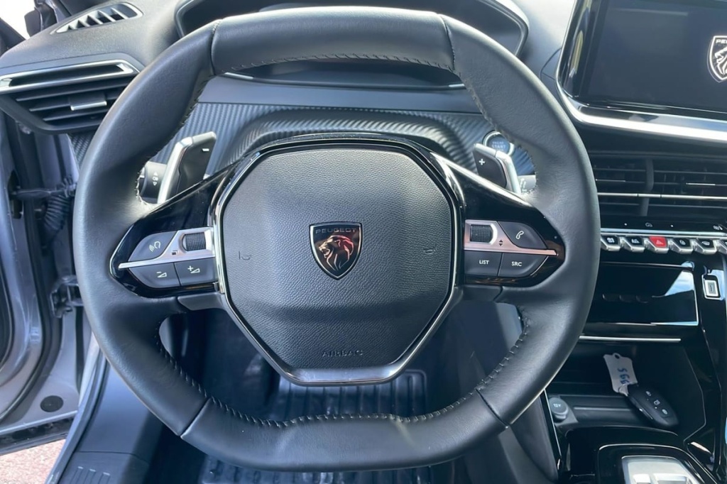 PEUGEOT 2008 Hybrid 136 e-DCS6 Allure - ref: 1-368966 - Photo 14