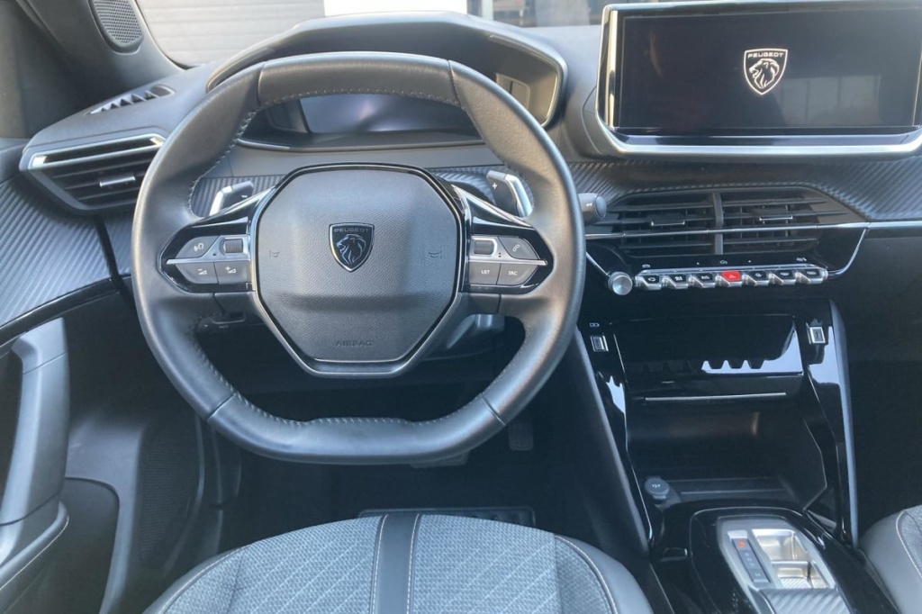 PEUGEOT 2008 Hybrid 136 e-DCS6 Allure - ref: 1-368971 - Photo 13
